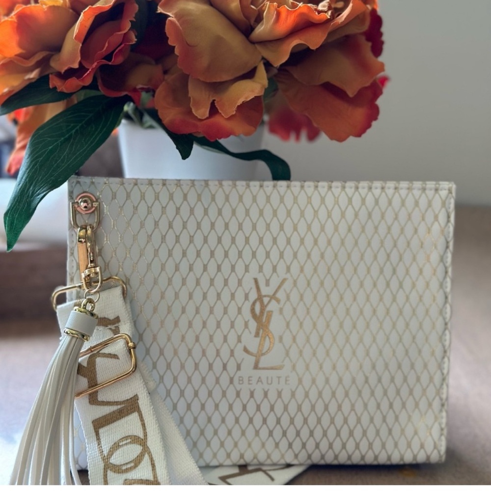 Yves Saint Laurent White and Gold
Cosmetic Bag with Quilted Texture